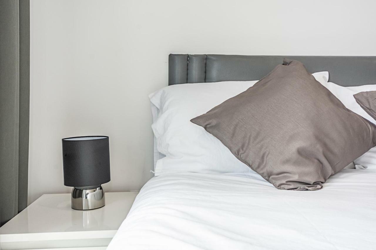 Modern Apartment Canary Wharf ロンドン エクステリア 写真